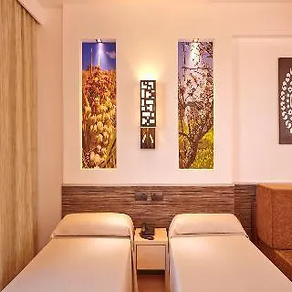 Sahara Nubia Gobi Bay فندق إل أرينال
